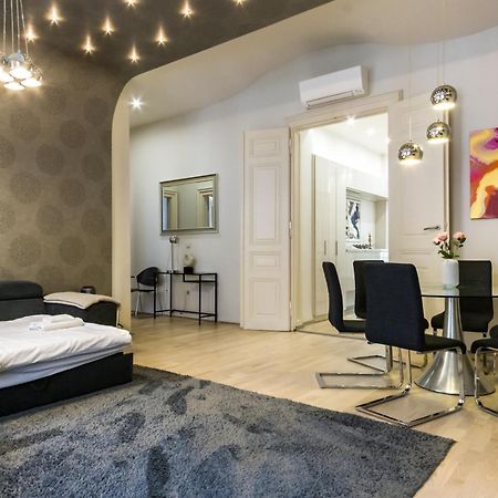 Andrassy Str. Luxury Apartment บูดาเปสต์ ภายนอก รูปภาพ