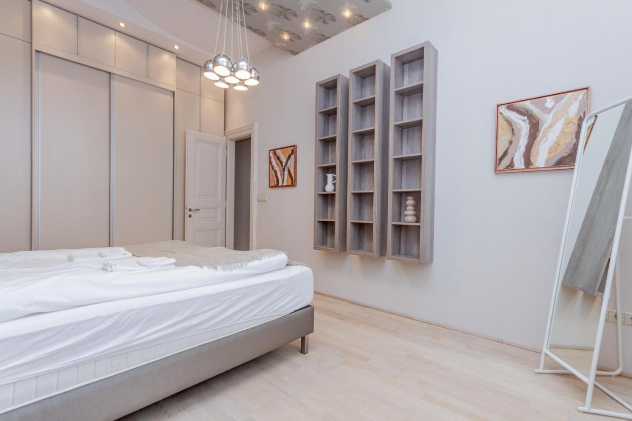 Andrassy Str. Luxury Apartment บูดาเปสต์ ภายนอก รูปภาพ