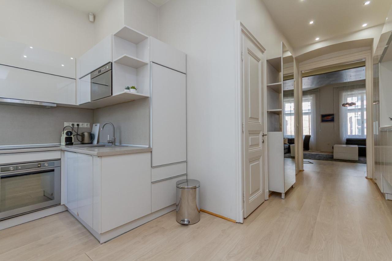 Andrassy Str. Luxury Apartment บูดาเปสต์ ภายนอก รูปภาพ