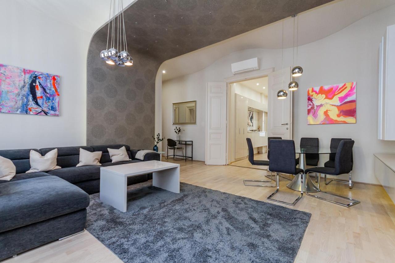 Andrassy Str. Luxury Apartment บูดาเปสต์ ภายนอก รูปภาพ