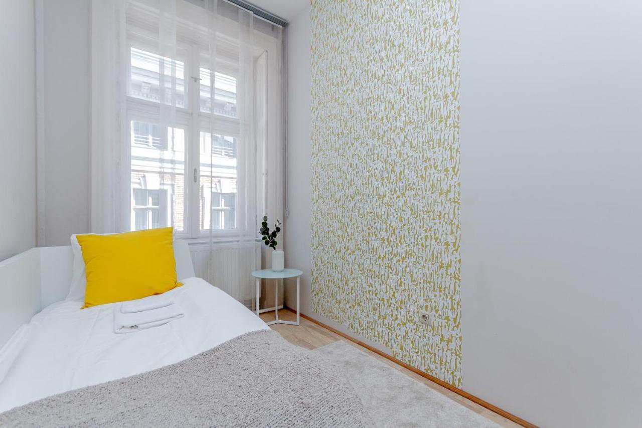 Andrassy Str. Luxury Apartment บูดาเปสต์ ภายนอก รูปภาพ