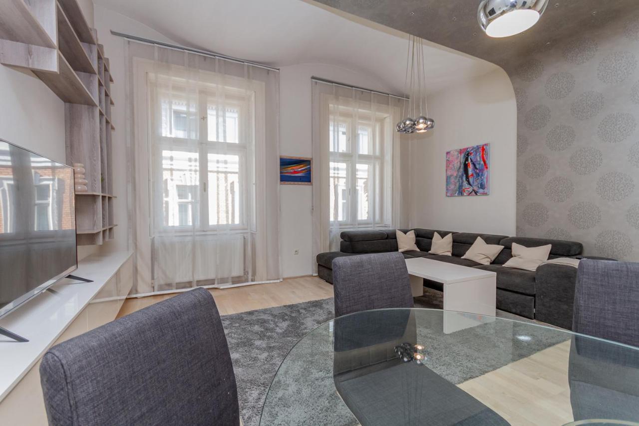 Andrassy Str. Luxury Apartment บูดาเปสต์ ภายนอก รูปภาพ